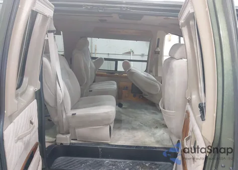 2003 Ford E-150 Recreational z USA, uszkodzony, nr VIN 1FDRE14L13HA05941